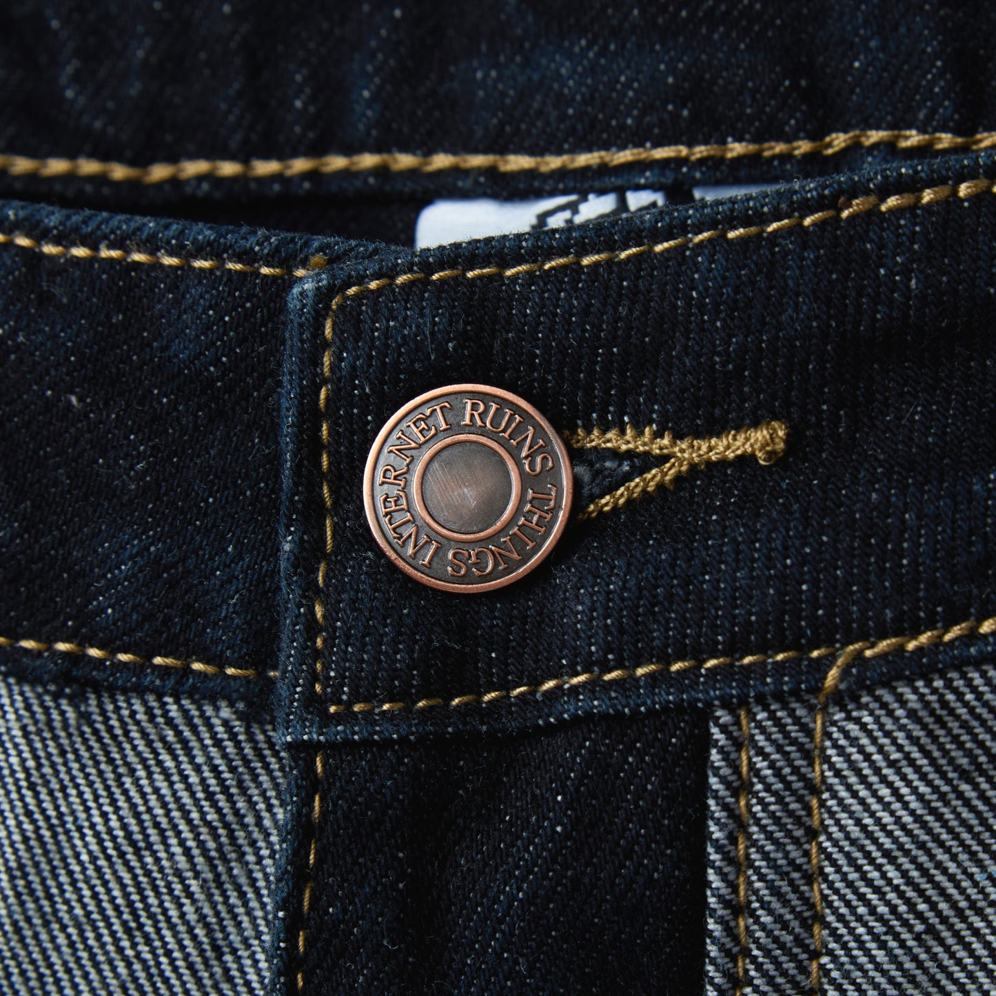 REVERSE RAW DENIM